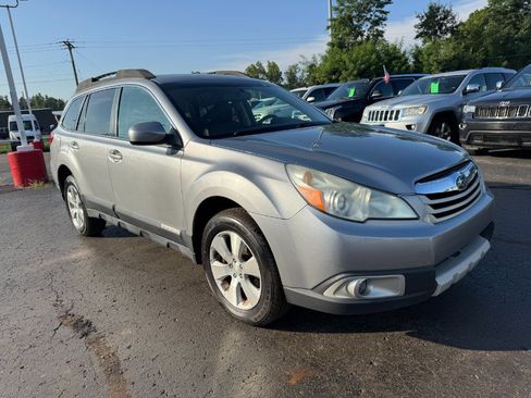 Used 2010 Subaru Outback 3.6R Limited AWD/4WD image 7