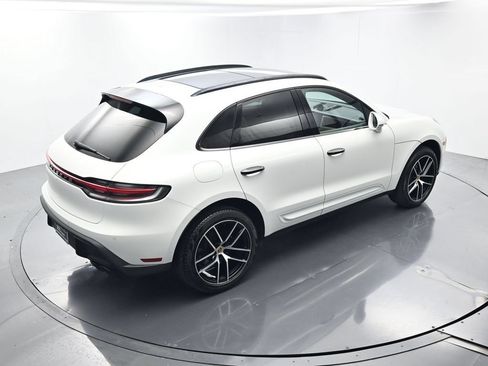 Certified 2023 Porsche Macan AWD/4WD image 38