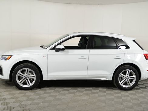 Certified 2025 Audi Q5 e Premium Plus w/ Premium Plus Package image 2