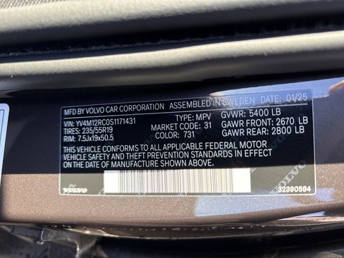 Used 2025 Volvo XC60 B5 Plus image 35