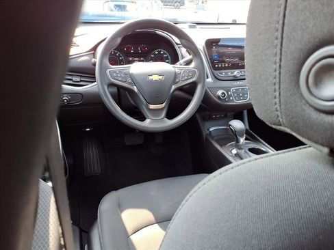 Used 2025 Chevrolet Malibu LT image 11