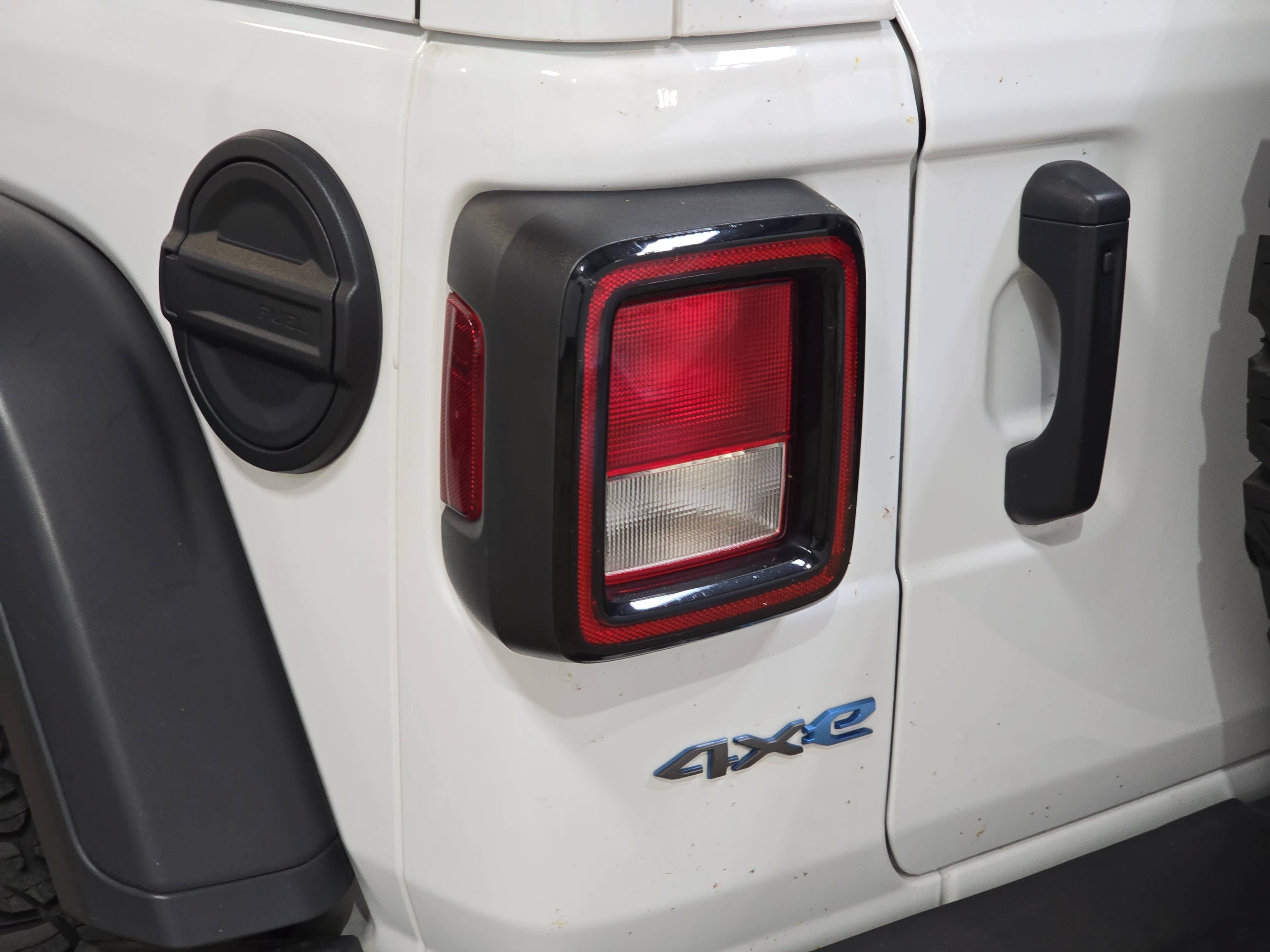 Used 2024 Jeep Wrangler Unlimited AWD/4WD image 29