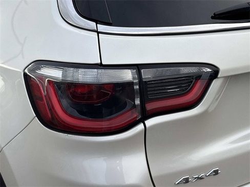 Used 2018 Jeep Compass Limited w/ Navigation Group image 11