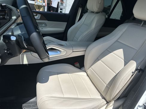 Used 2025 Mercedes-Benz GLE 450 4MATIC image 10