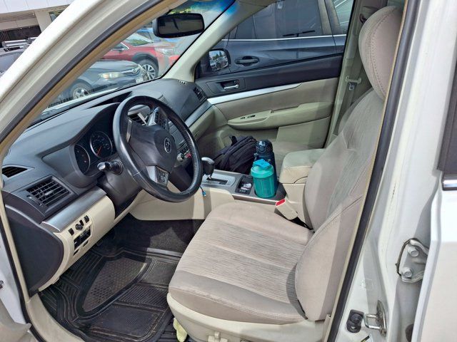 Used 2014 Subaru Outback 2.5i Premium AWD/4WD image 2