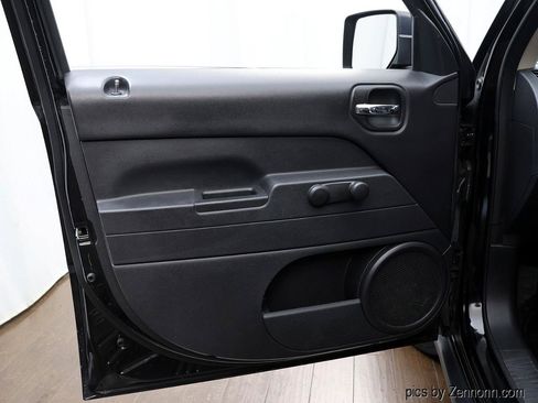 Used 2017 Jeep Patriot Sport FWD image 21