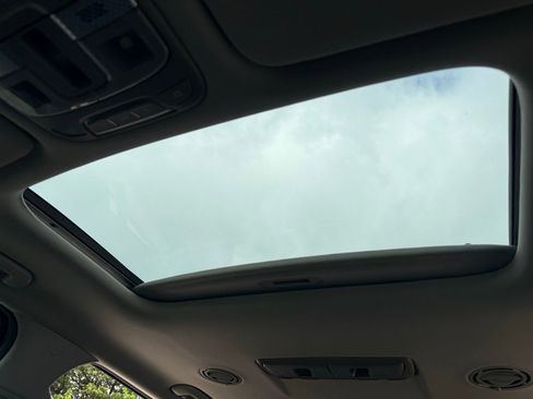 Used 2022 Kia Telluride S image 19