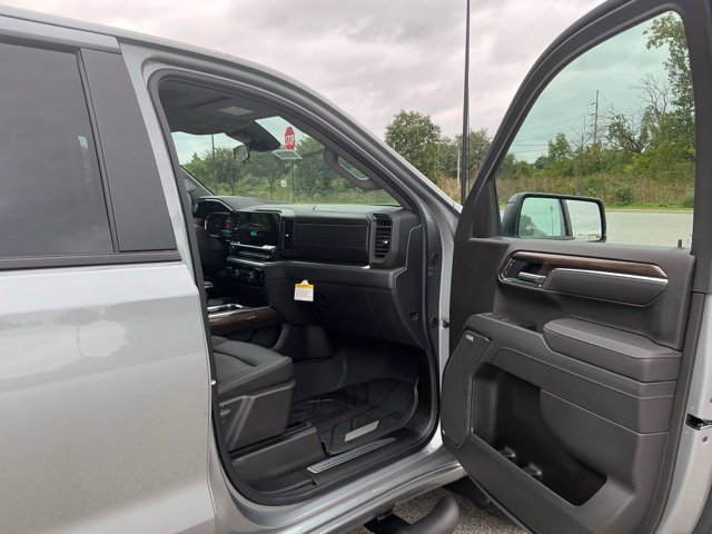 New 2026 Chevrolet Silverado 1500 RST w/ Convenience Package II AWD/4WD image 18