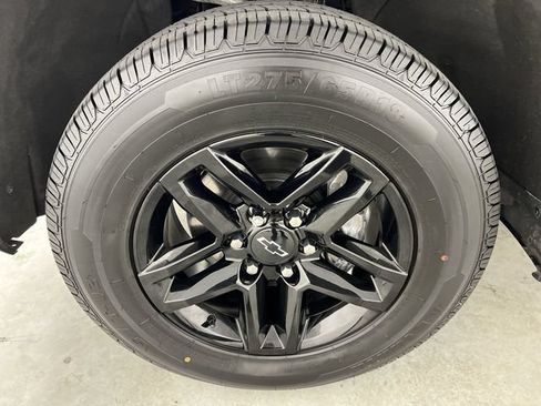 Certified 2021 Chevrolet Silverado 1500 LT Trail Boss w/ Convenience Package II AWD/4WD image 34