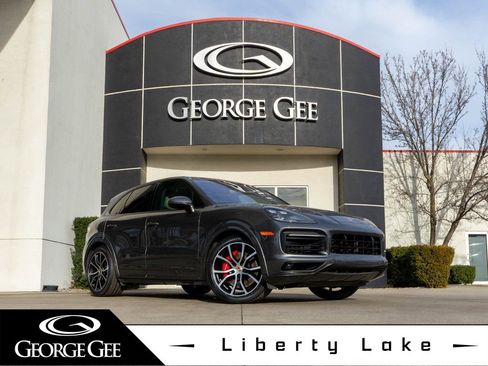 Used 2021 Porsche Cayenne GTS image 2