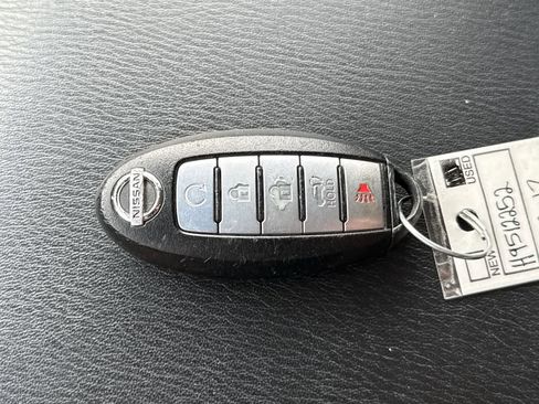 Used 2017 Nissan Armada Platinum image 34