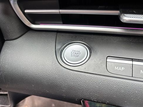 Used 2023 Hyundai Elantra Limited w/ Preferred Accessory Package FWD image 16