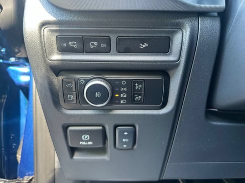 Used 2024 Ford F150 Lariat w/ FX4 Off-Road Package AWD/4WD image 25