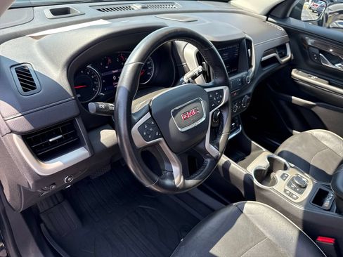 Certified 2020 GMC Terrain Denali w/ Denali Premium Package FWD image 17