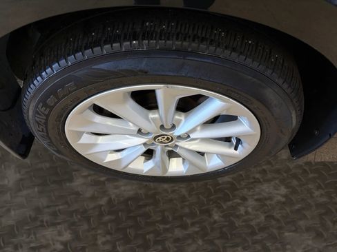 Used 2022 Toyota Corolla LE w/ LE Convenience Package image 34