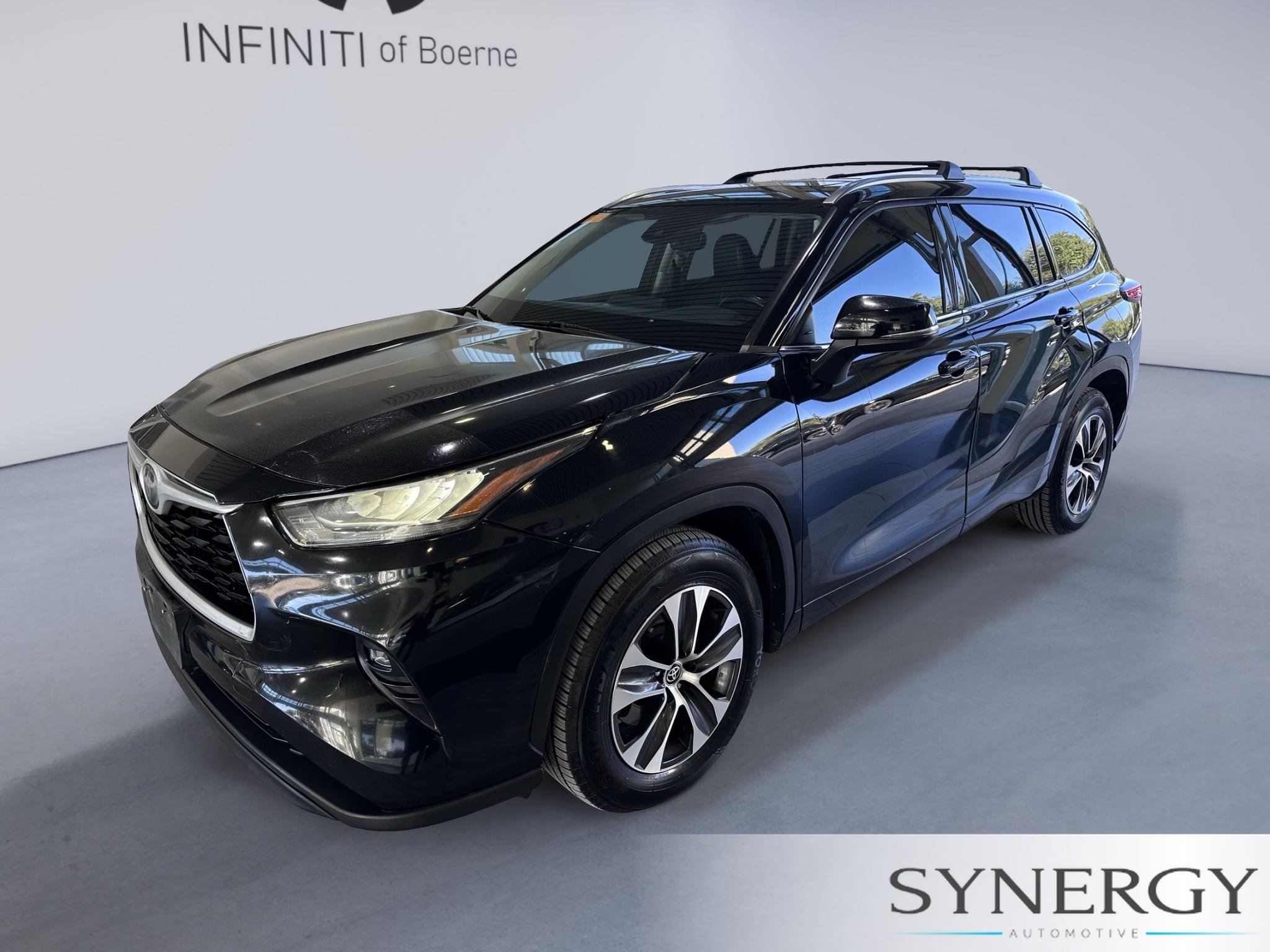 Used 2020 Toyota Highlander XLE FWD image 1