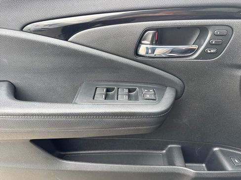 Used 2022 Honda Pilot Touring image 19