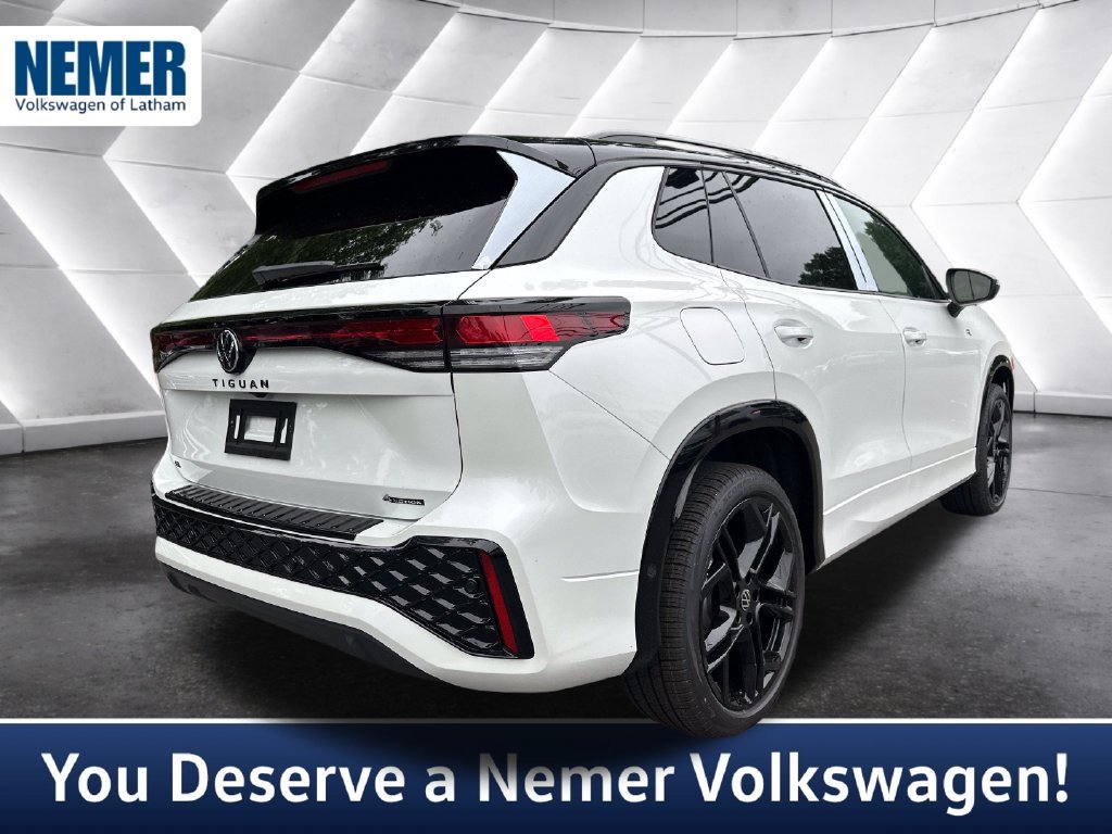 New 2026 Volkswagen Tiguan SE R-Line AWD/4WD image 4