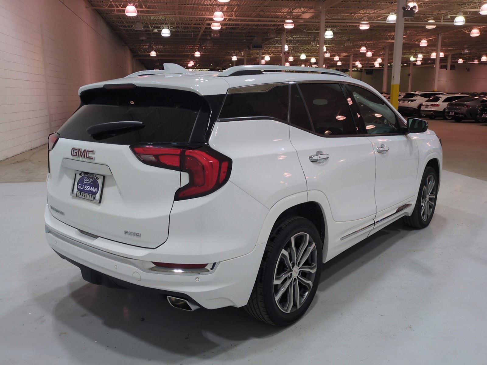 Used 2020 GMC Terrain Denali w/ Denali Premium Package AWD/4WD image 3