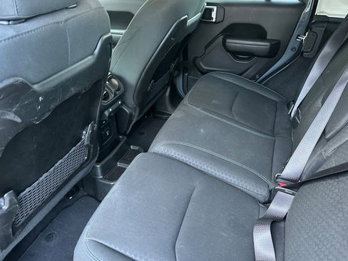 Used 2024 Jeep Wrangler Unlimited Rubicon 4xe image 12