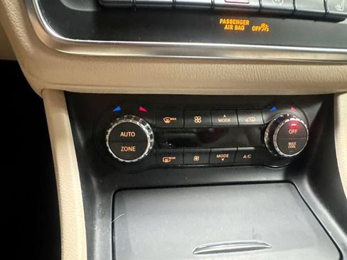 Used 2016 Mercedes-Benz GLA 250 image 18