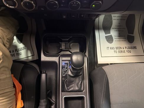 Used 2023 Toyota Tacoma TRD Off-Road image 29