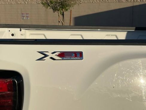 Used 2024 GMC Sierra 2500 SLE w/ SLE Convenience Package image 11