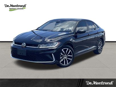 Certified 2025 Volkswagen Jetta SE w/ Sunroof Package