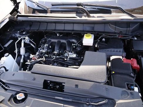 Certified 2025 Nissan Pathfinder SL w/ Black Appearance Package AWD/4WD image 30