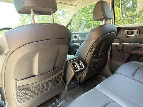 Used 2025 Kia Sorento S w/ Panoramic Sunroof Package FWD image 20