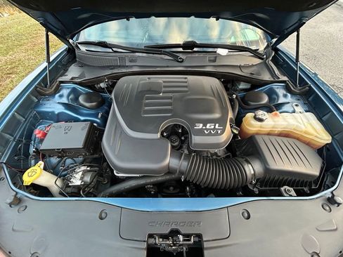 Used 2021 Dodge Charger SXT w/ Blacktop Package image 11