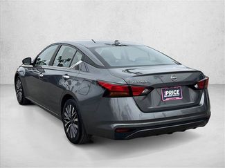 Used 2025 Nissan Altima 2.5 SV FWD video 3
