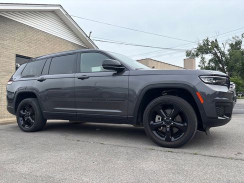 Used 2023 Jeep Grand Cherokee L Laredo AWD/4WD image 9