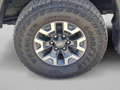 Used 2023 Toyota Tacoma TRD Off-Road w/ Technology Package RWD image 16