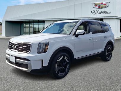 Used 2023 Kia Telluride S w/ S Sunroof Package