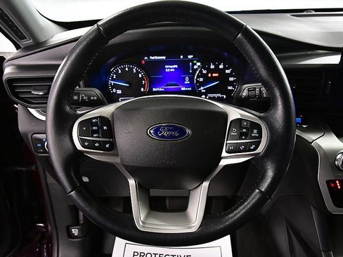 Used 2022 Ford Explorer XLT image 19