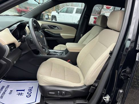 Used 2022 Chevrolet Traverse LS AWD/4WD image 11