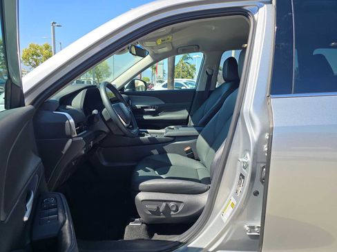 Certified 2026 Toyota Grand Highlander FWD image 23