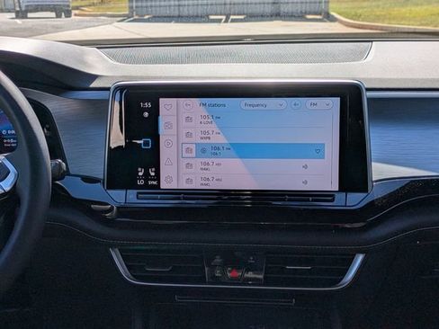 New 2026 Volkswagen Atlas Cross Sport SE FWD image 21