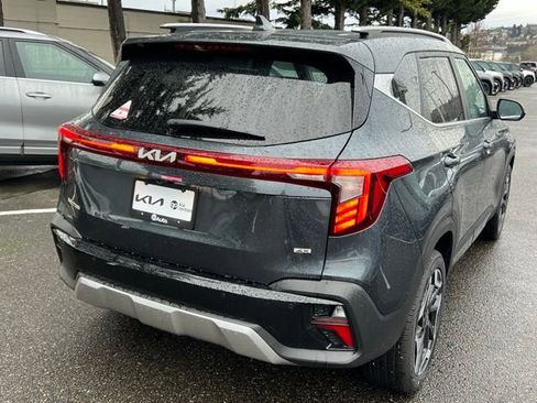 Certified 2025 Kia Seltos SX w/ SX Sunroof Package image 7