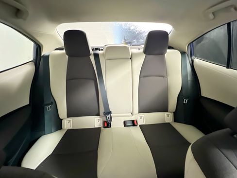 Used 2025 Toyota Corolla LE FWD image 31