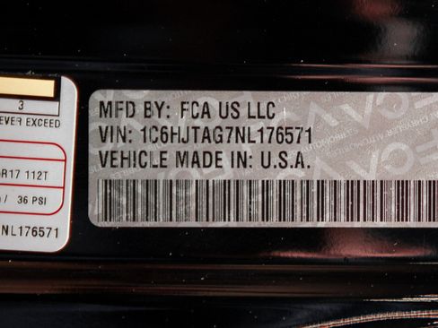 Used 2022 Jeep Gladiator Sport image 43