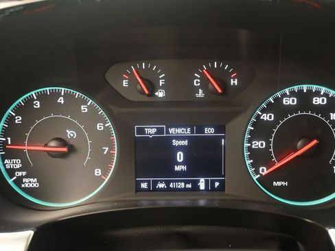 Used 2023 Chevrolet Traverse LT FWD image 13