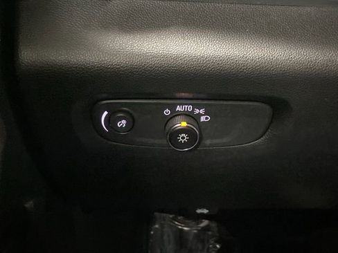 Used 2023 Chevrolet Traverse RS image 26