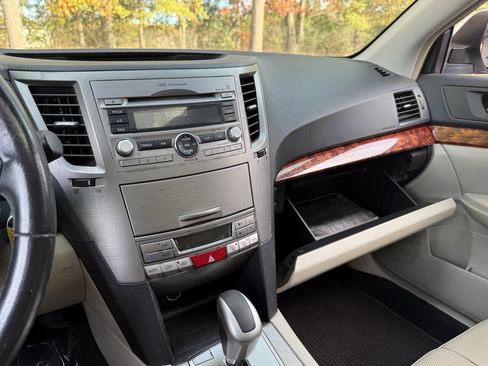 Used 2011 Subaru Outback 2.5i Limited w/ PWR Moonroof Pkg image 13
