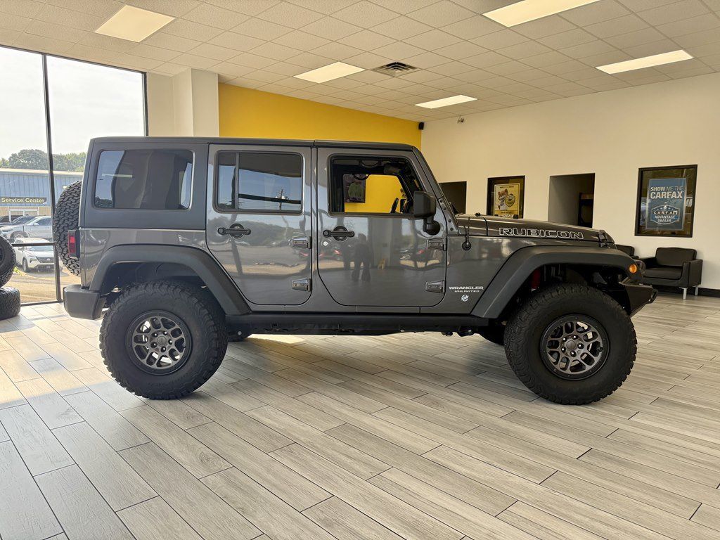 Used 2017 Jeep Wrangler Unlimited Rubicon w/ Connectivity Group AWD/4WD image 5