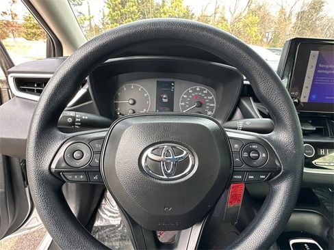 Certified 2025 Toyota Corolla LE image 21