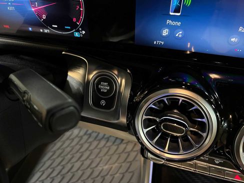 Certified 2025 Mercedes-Benz GLB 250 4MATIC image 28