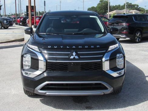 New 2025 Mitsubishi Outlander SE image 7