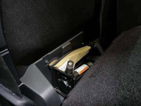 Used 2025 Toyota Tacoma SR5 image 77